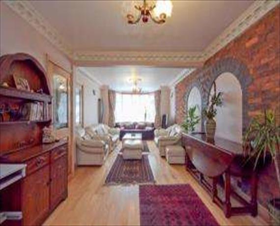 6 Bedroom Semi-Detac...